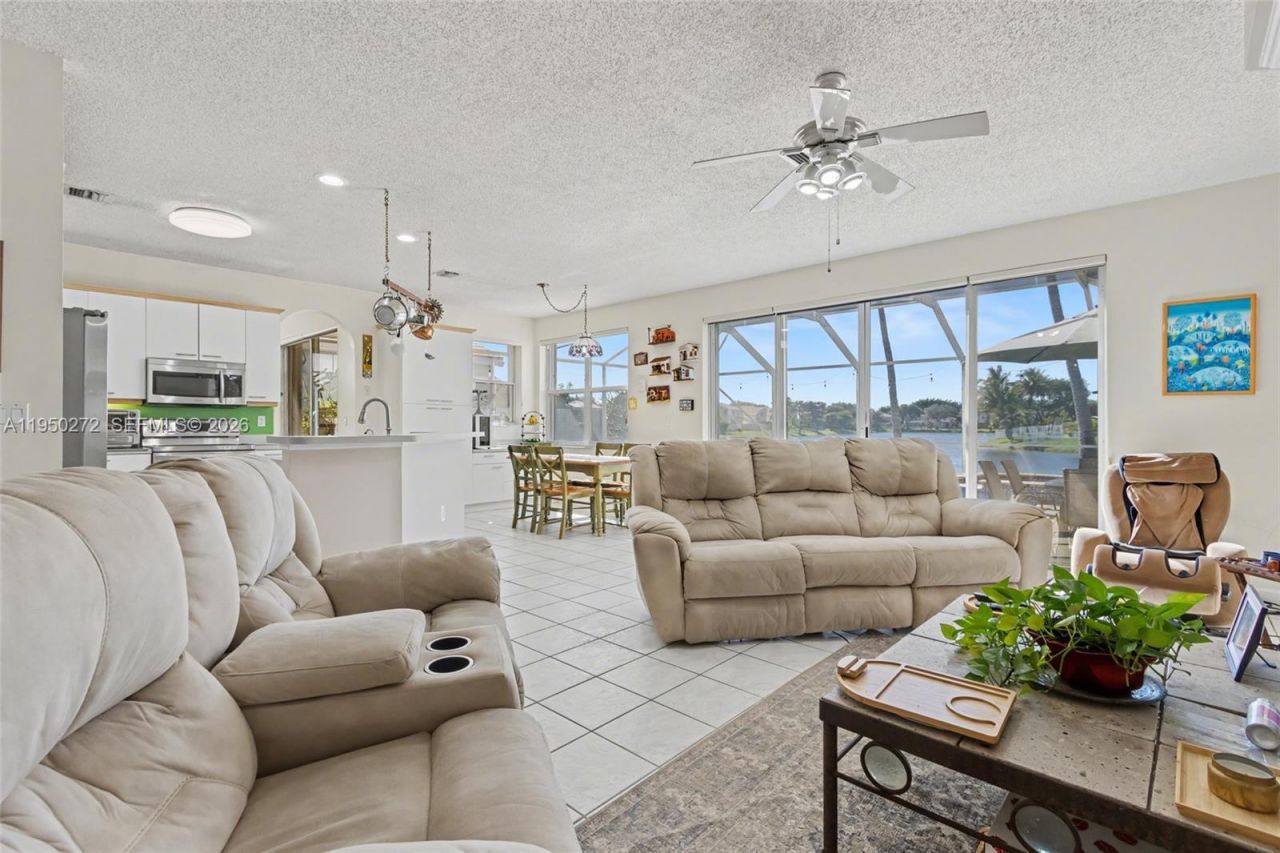 15842 NW 10th St, Pembroke Pines, FL 33028 Photo