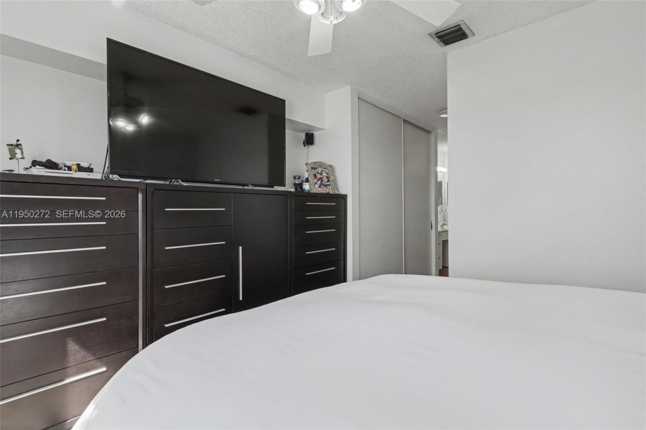 15842 NW 10th St, Pembroke Pines, FL 33028 Photo