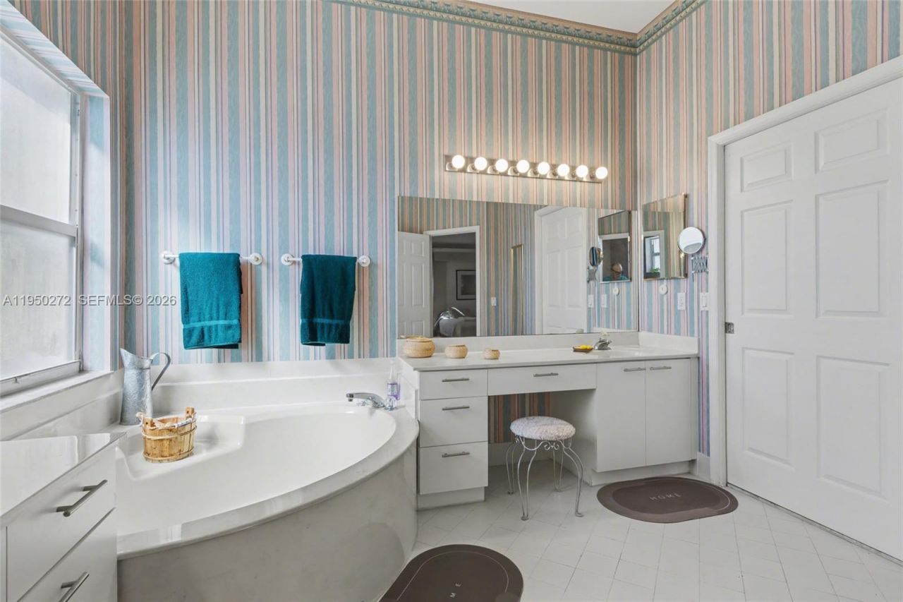 15842 NW 10th St, Pembroke Pines, FL 33028 Photo