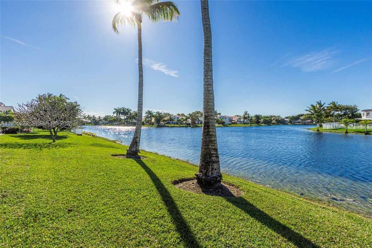 15842 NW 10th St, Pembroke Pines, FL 33028 Photo