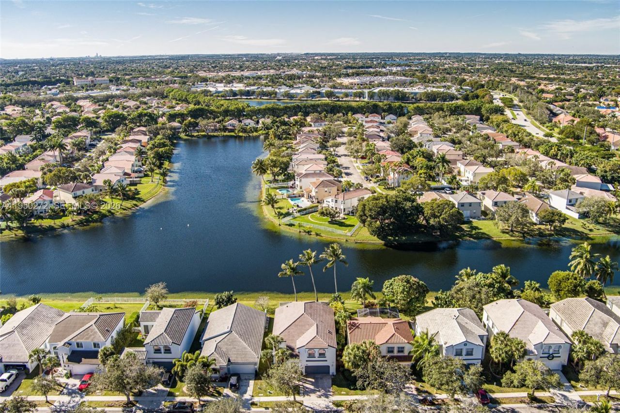 15842 NW 10th St, Pembroke Pines, FL 33028 Photo