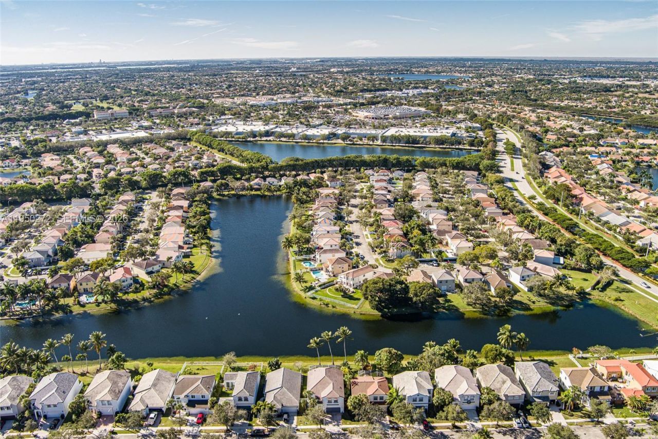 15842 NW 10th St, Pembroke Pines, FL 33028 Photo