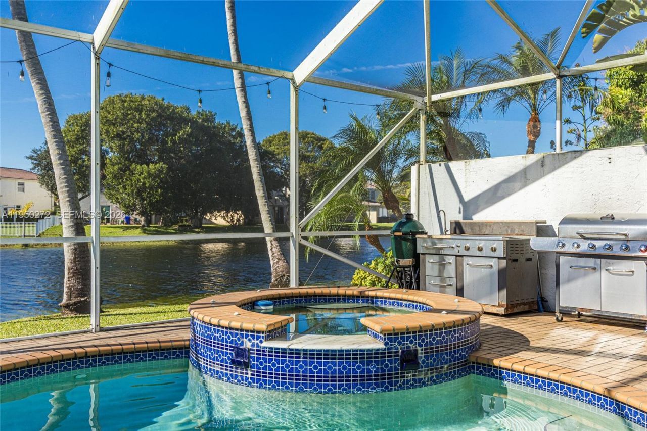 15842 NW 10th St, Pembroke Pines, FL 33028 Photo