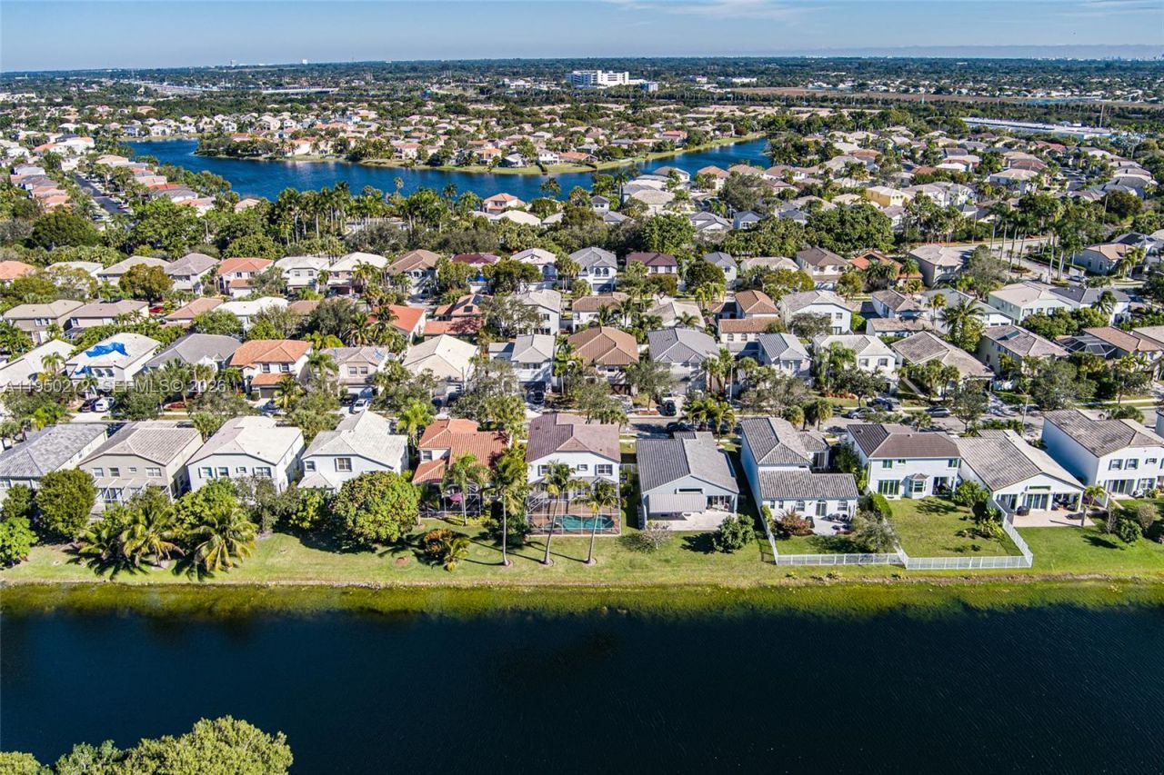 15842 NW 10th St, Pembroke Pines, FL 33028 Photo