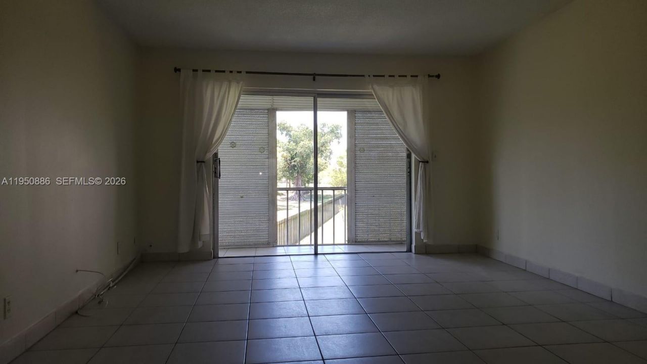 950 Hillcrest Dr, Unit 207, Hollywood, FL 33021 Photo