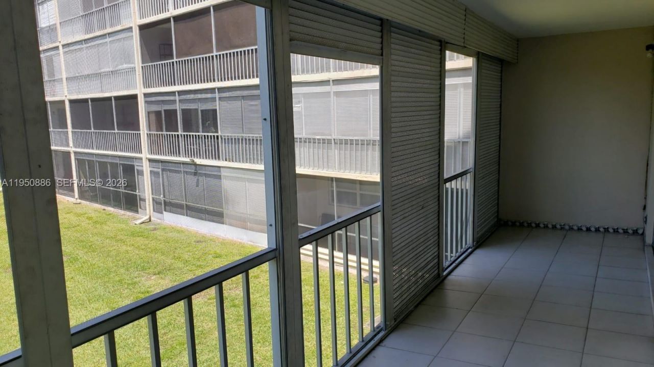 950 Hillcrest Dr, Unit 207, Hollywood, FL 33021 Photo