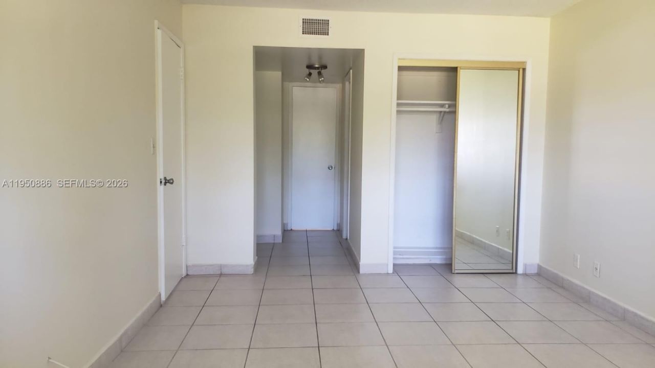 950 Hillcrest Dr, Unit 207, Hollywood, FL 33021 Photo