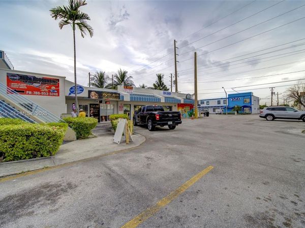 330 W 9th St, Hialeah, FL 33010