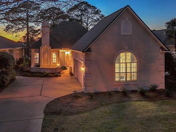 1137 Willowood Cir, Gulf Breeze, FL 32563