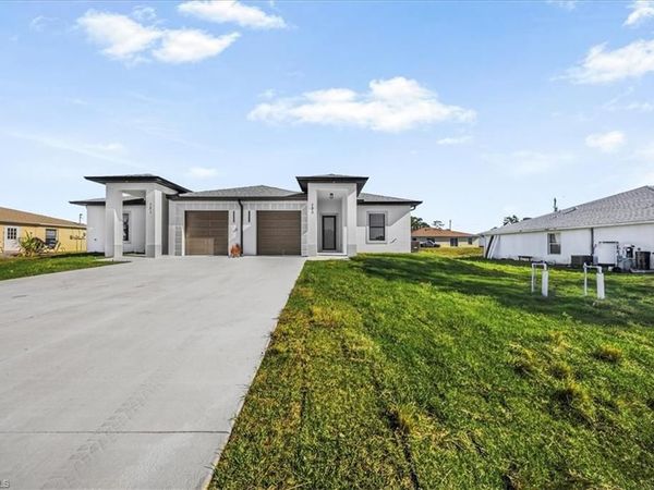 121-123 Jenna Ave S, LEHIGH ACRES, FL 33973