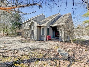 390 SNOW RIDGE CIRCLE , LAKE HARMONY, PA 18624