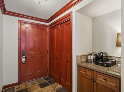 400 Resort Road, Olympic Valley, CA 96146 Photo