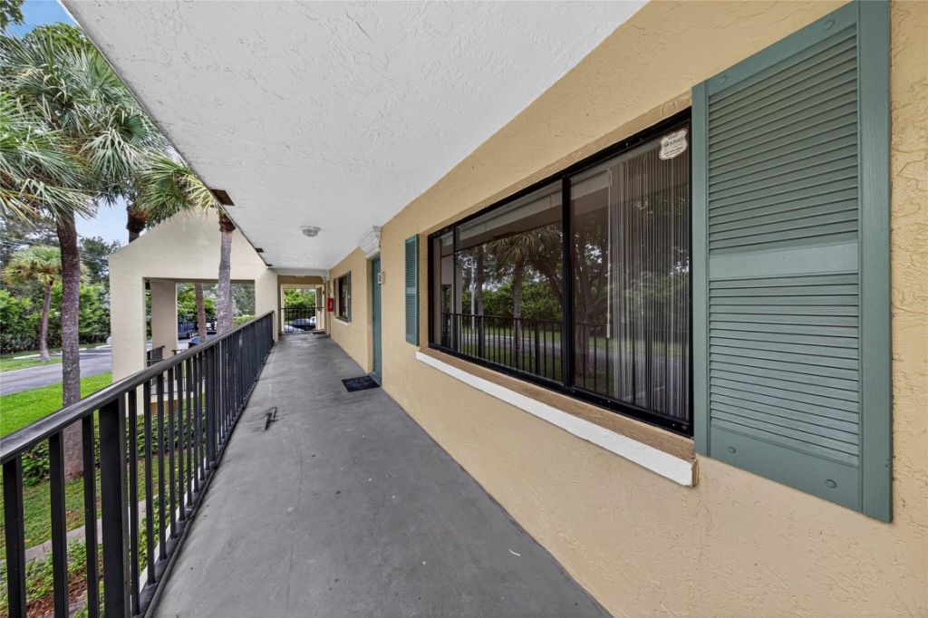 913 Meadows Circle, Unit 913, Boynton Beach, FL 33436 Photo