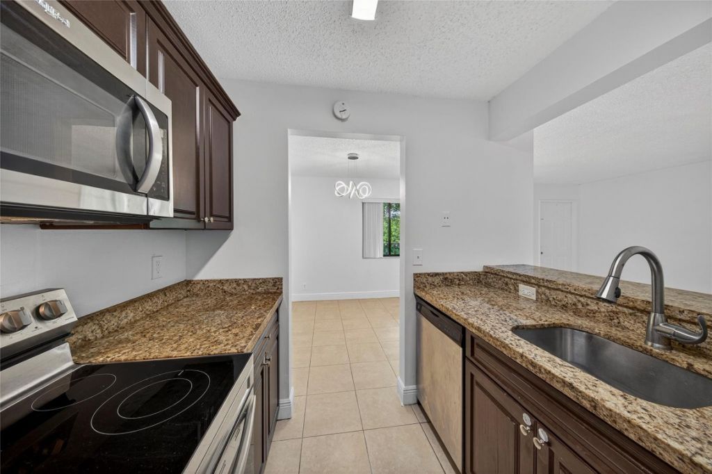 913 Meadows Circle, Unit 913, Boynton Beach, FL 33436 Photo