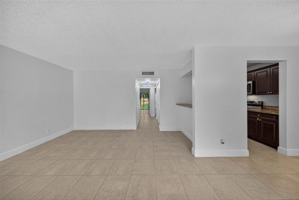 913 Meadows Circle, Unit 913, Boynton Beach, FL 33436 Photo