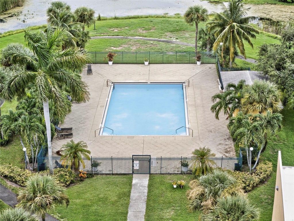 913 Meadows Circle, Unit 913, Boynton Beach, FL 33436 Photo