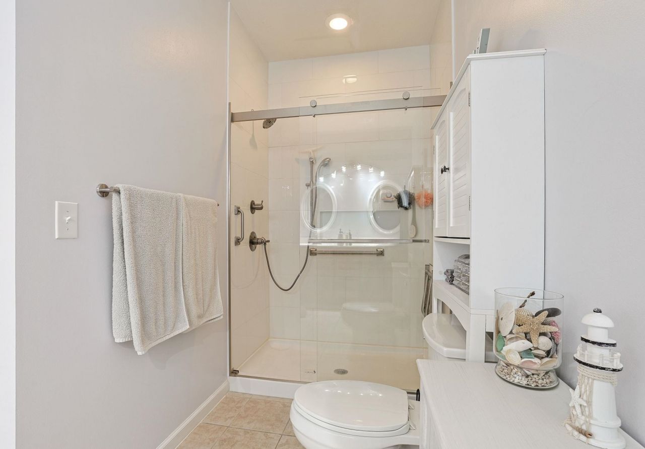 401 Mahogany Dr. Photo 13