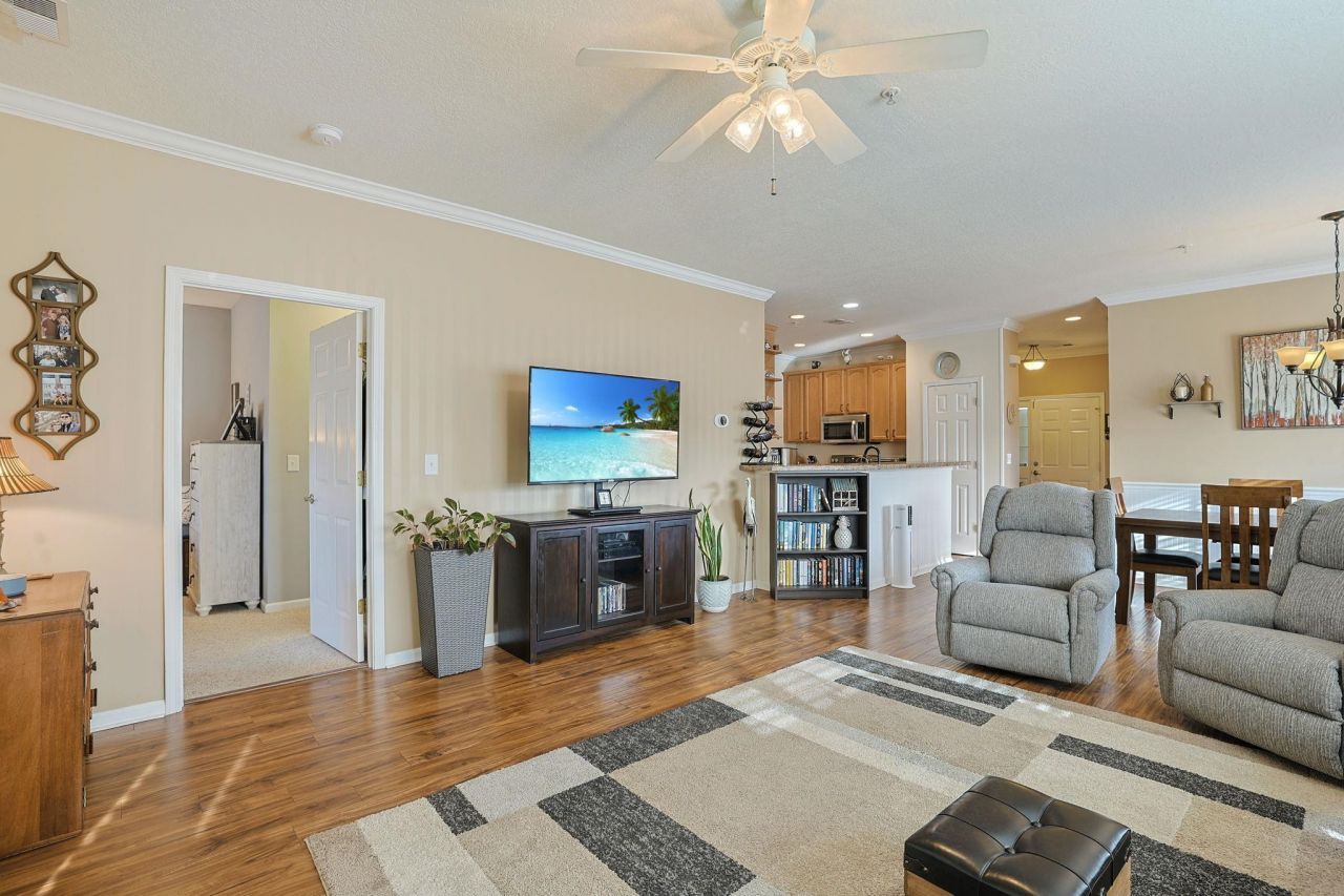 401 Mahogany Dr. Photo 5