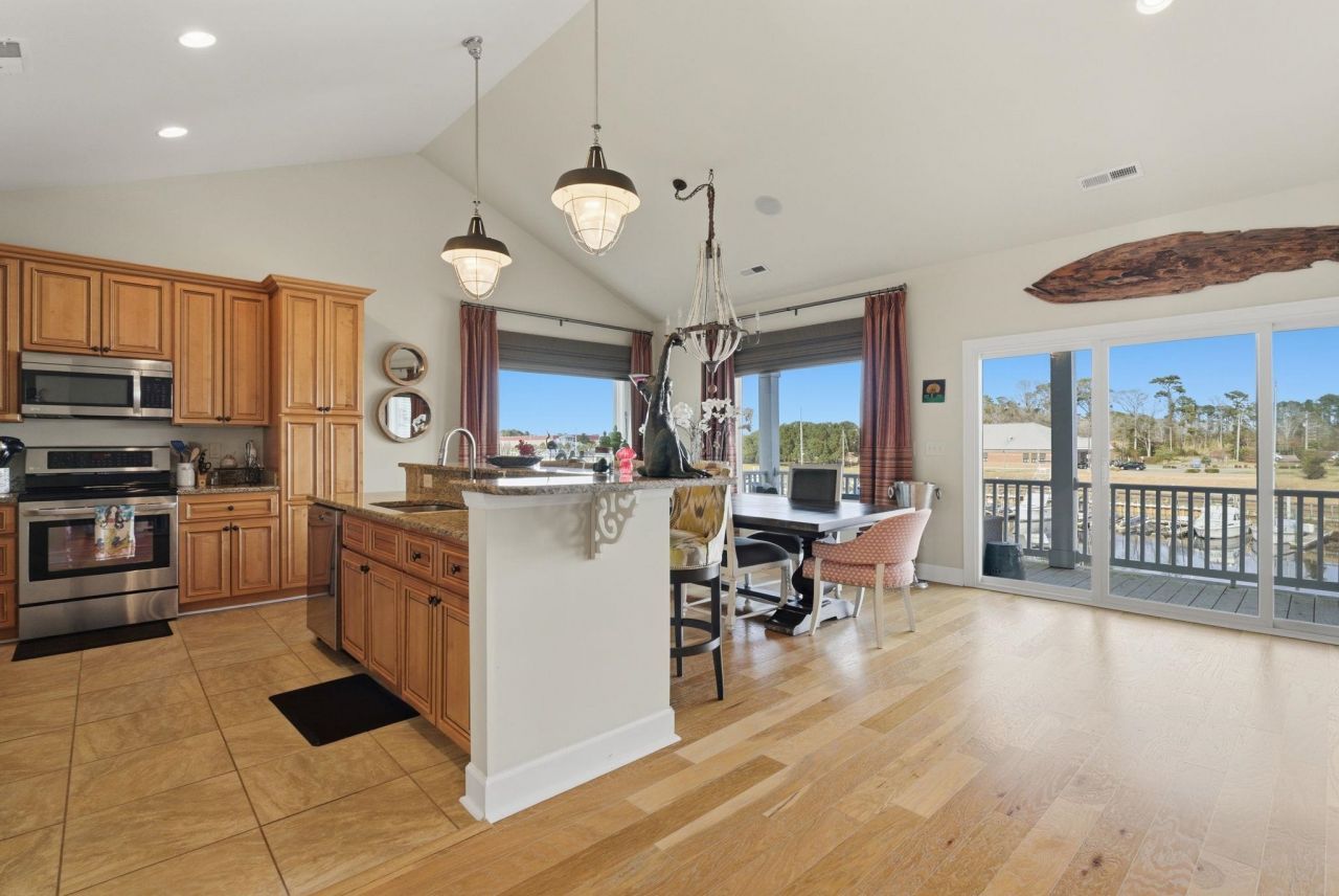 1208 Marina Bay Dr. Photo 24