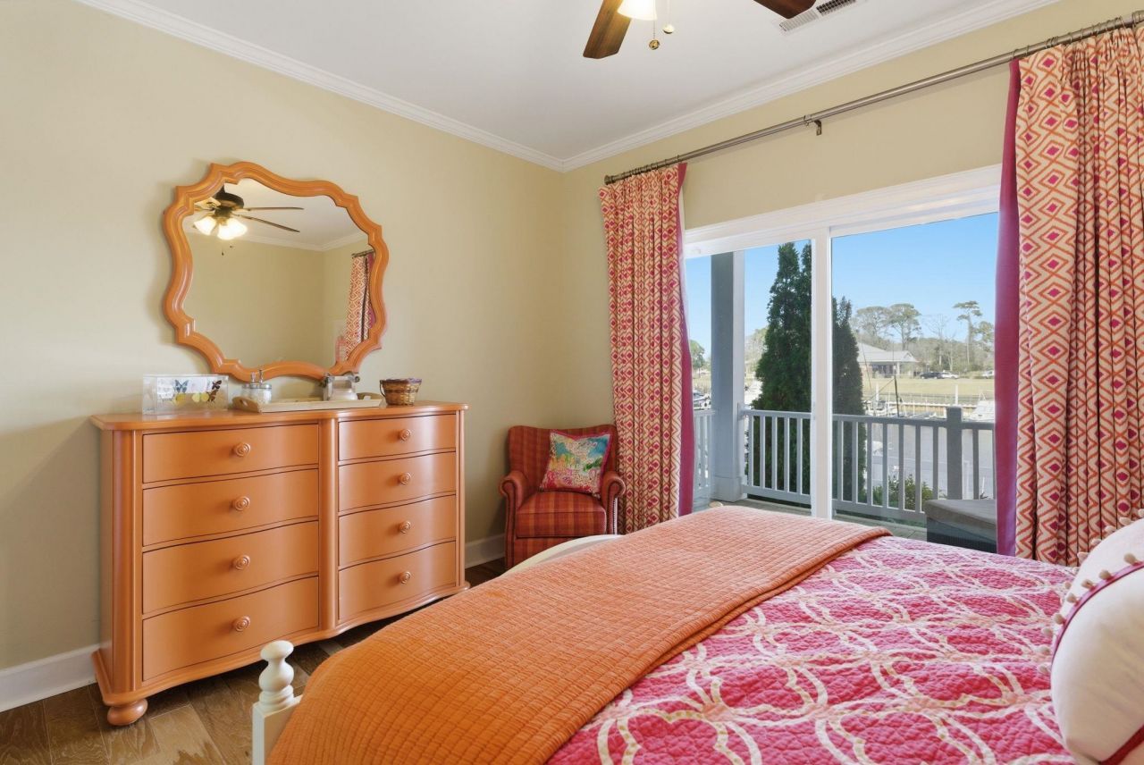 1208 Marina Bay Dr. Photo 9