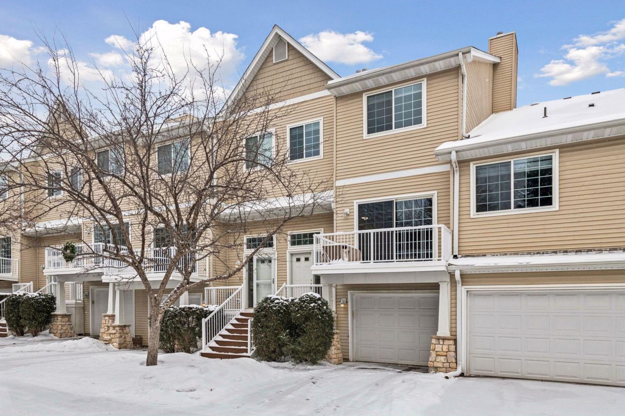 642 Willoughby Way W, Minnetonka, MN 55305 Main Photo