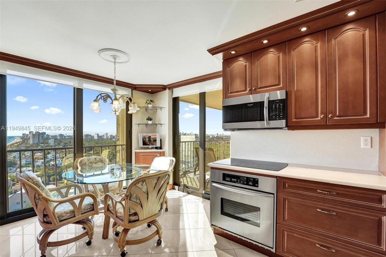 1901 N Ocean Blvd, Unit TH-B, Fort Lauderdale, FL 33305 Photo