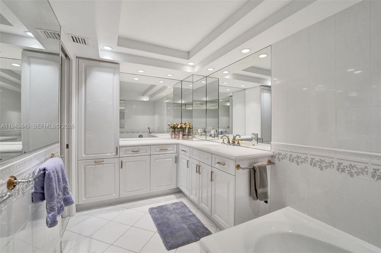 1901 N Ocean Blvd, Unit TH-B, Fort Lauderdale, FL 33305 Photo