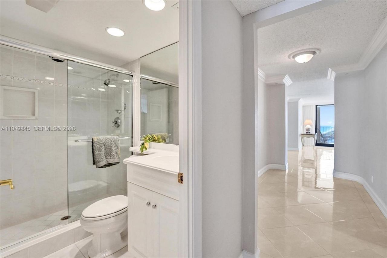 1901 N Ocean Blvd, Unit TH-B, Fort Lauderdale, FL 33305 Photo