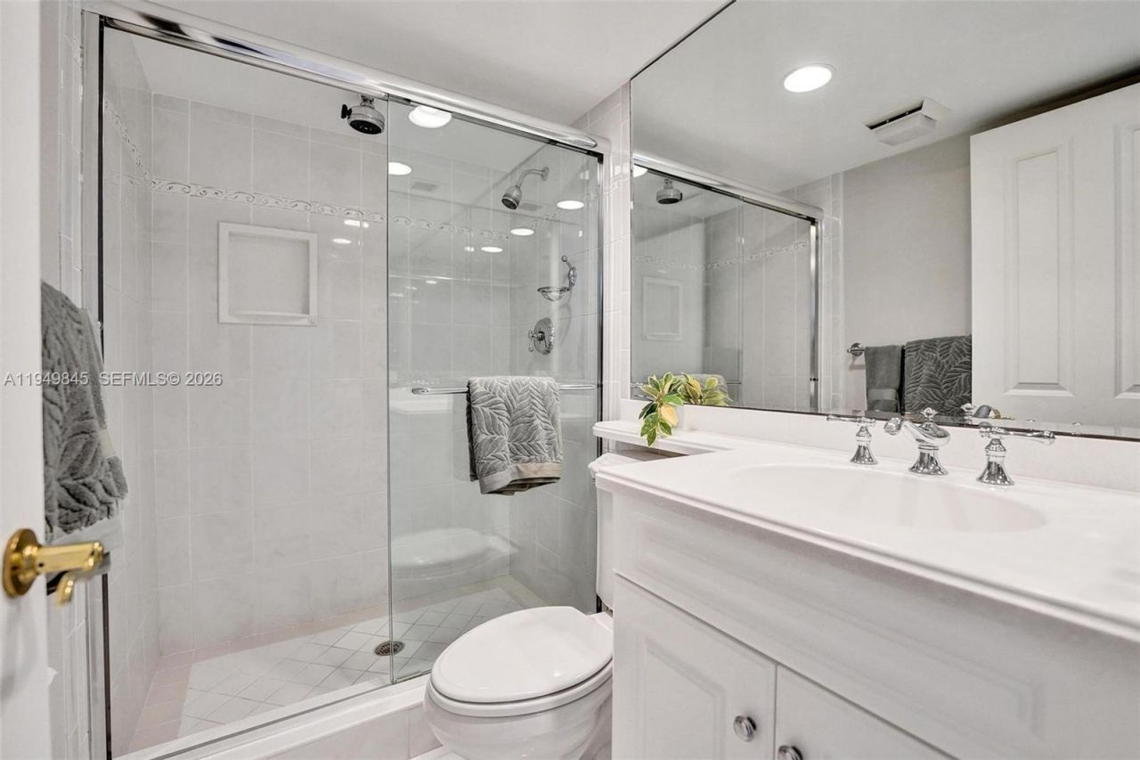 1901 N Ocean Blvd, Unit TH-B, Fort Lauderdale, FL 33305 Photo