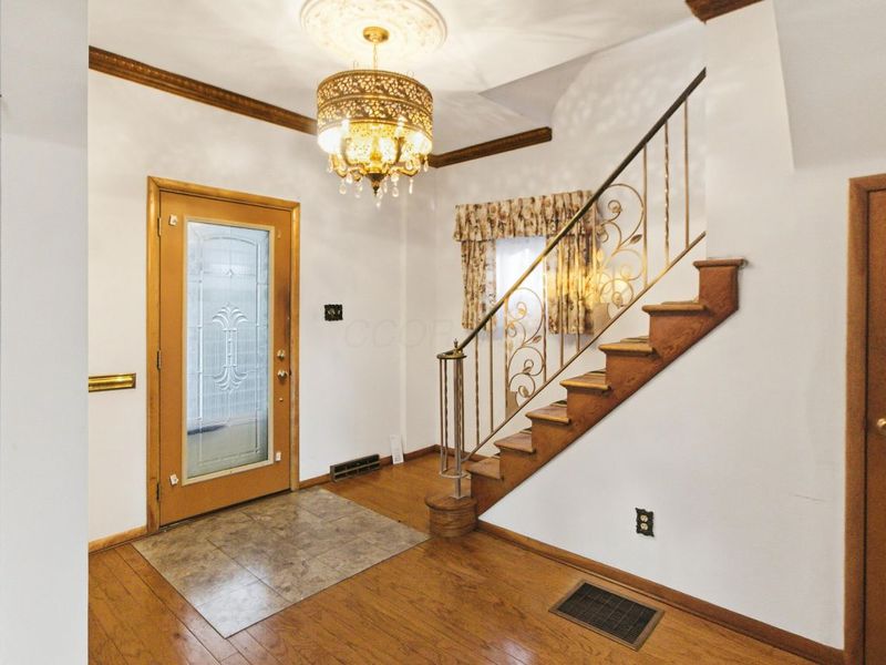 83 Clinton Heights Avenue, Columbus, OH 43202 Photo 2