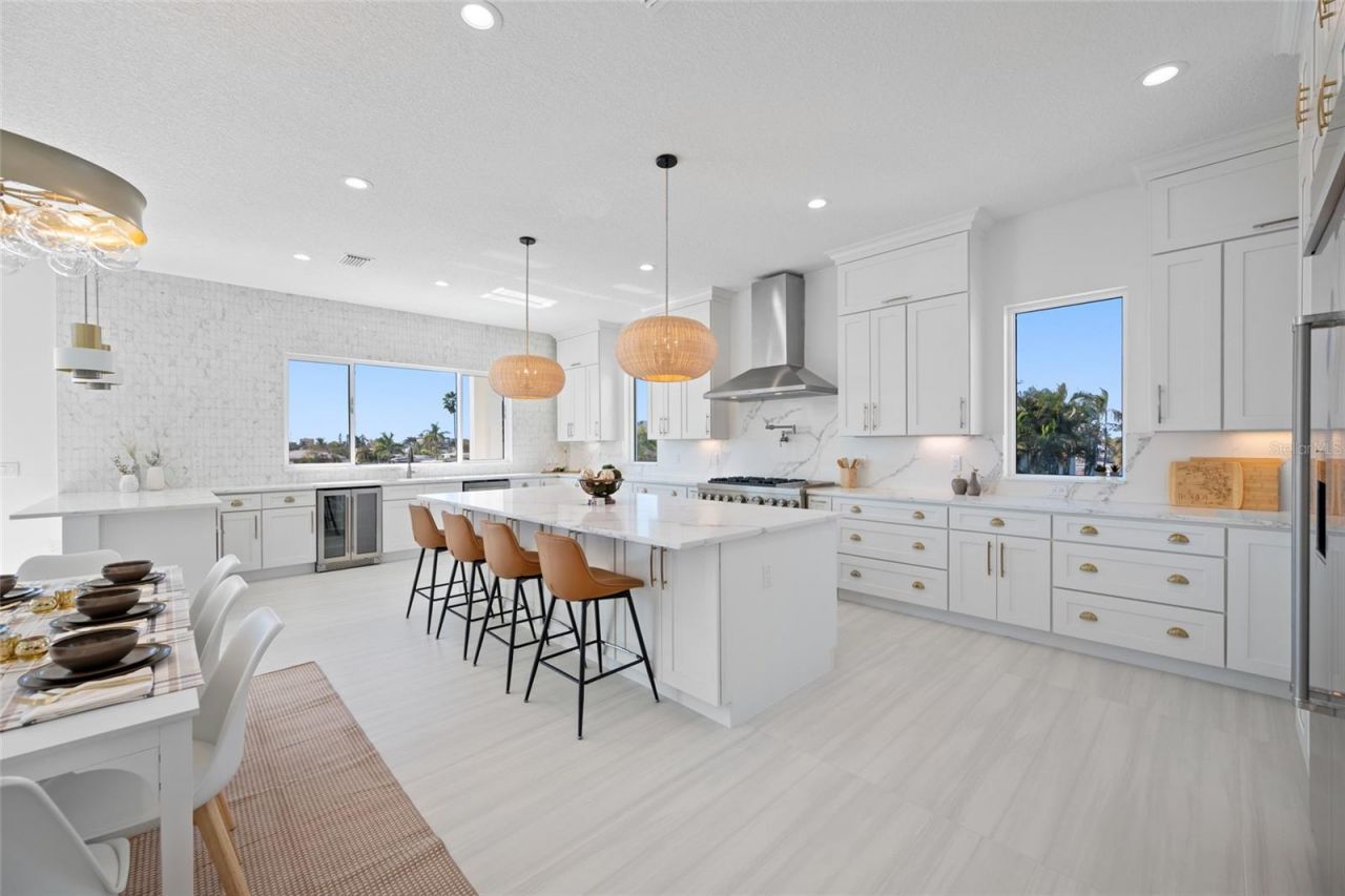 11460 7th Street E, Treasure Island, FL 33706 Photo