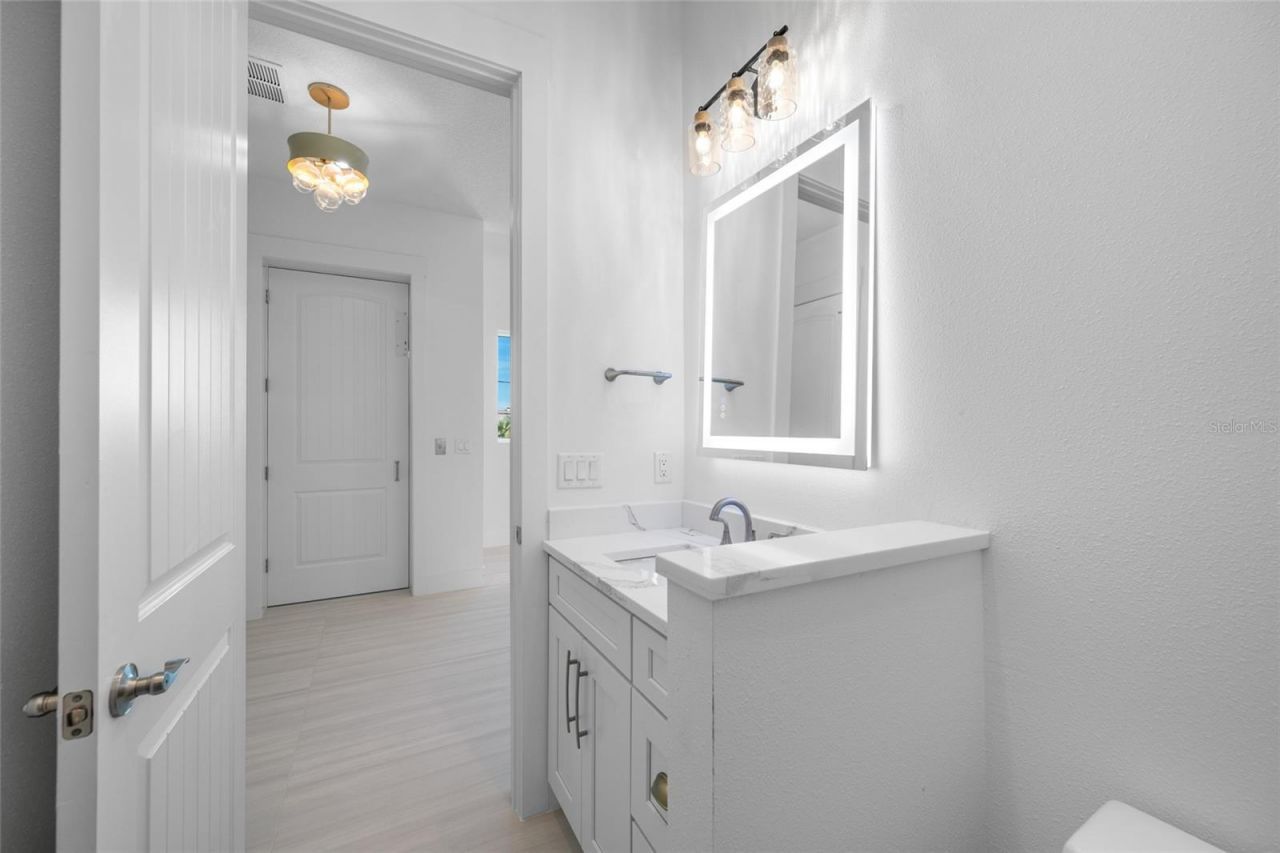 11460 7th Street E, Treasure Island, FL 33706 Photo