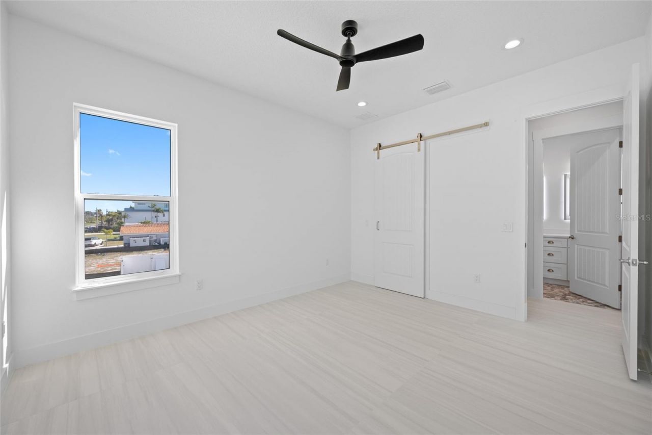 11460 7th Street E, Treasure Island, FL 33706 Photo