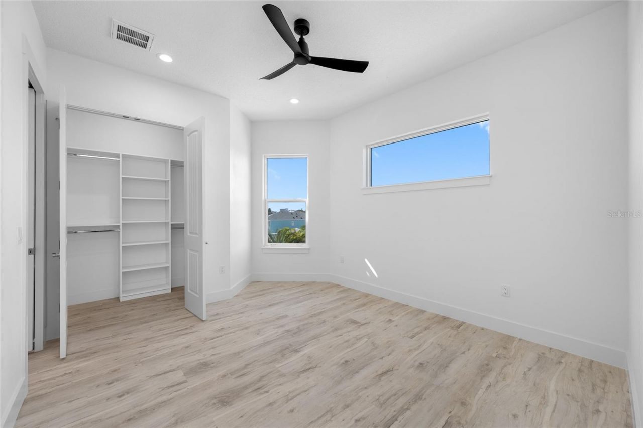 11460 7th Street E, Treasure Island, FL 33706 Photo