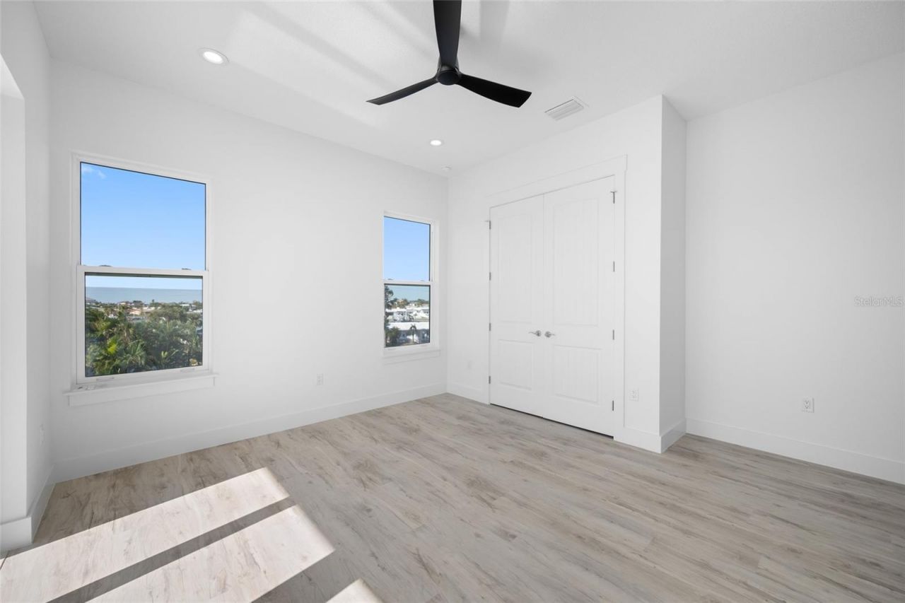 11460 7th Street E, Treasure Island, FL 33706 Photo