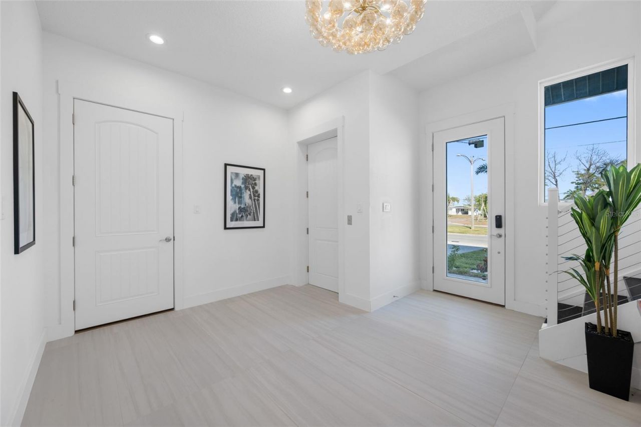 11460 7th Street E, Treasure Island, FL 33706 Photo