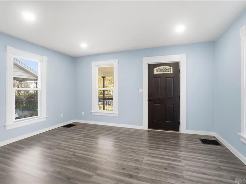 322 E Main Street, West Carrollton, OH 45449 Photo 3