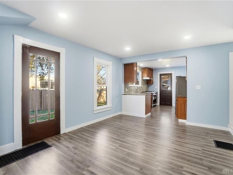 322 E Main Street, West Carrollton, OH 45449 Photo 8