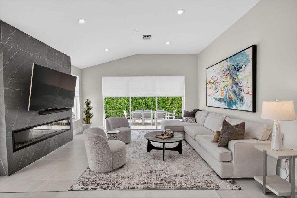 5310 NW 26th Circle, Boca Raton, FL 33496 Photo