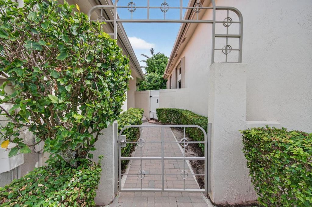 5310 NW 26th Circle, Boca Raton, FL 33496 Photo