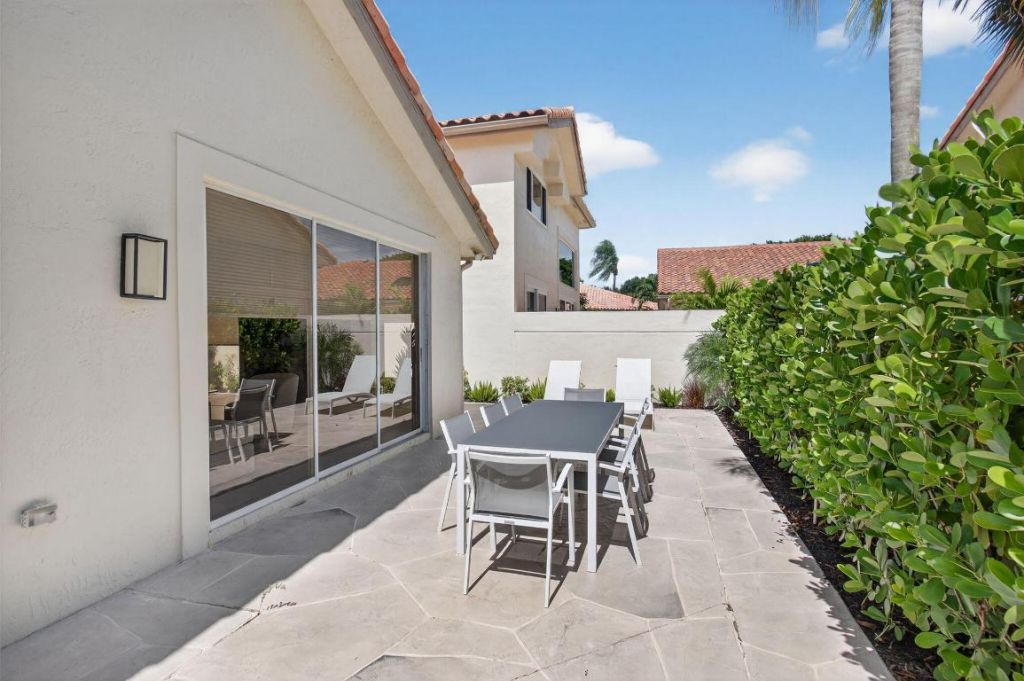 5310 NW 26th Circle, Boca Raton, FL 33496 Photo