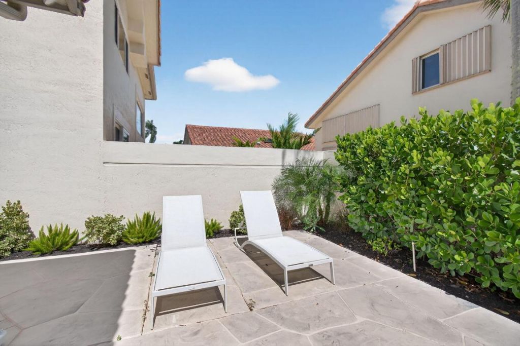 5310 NW 26th Circle, Boca Raton, FL 33496 Photo