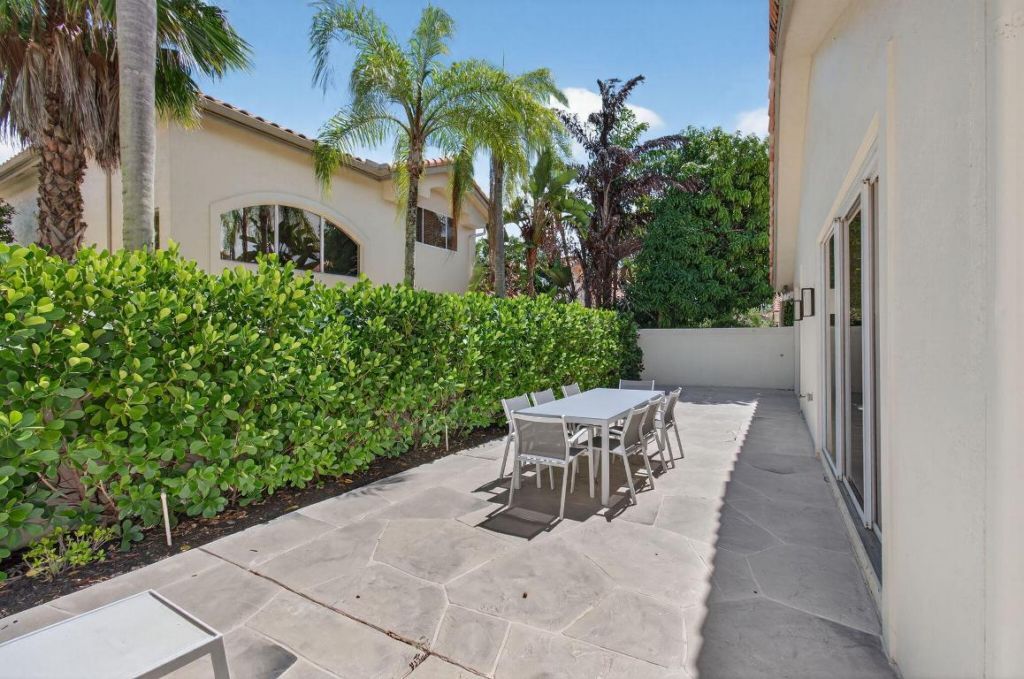 5310 NW 26th Circle, Boca Raton, FL 33496 Photo