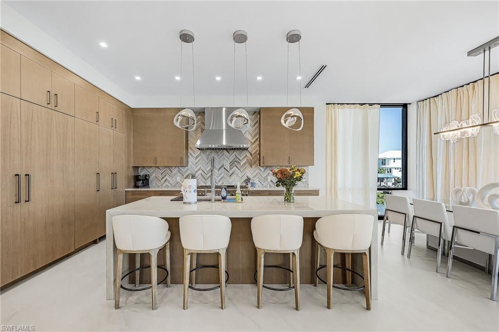 455 Palermo Cir, Fort Myers Beach, FL 33931 Photo