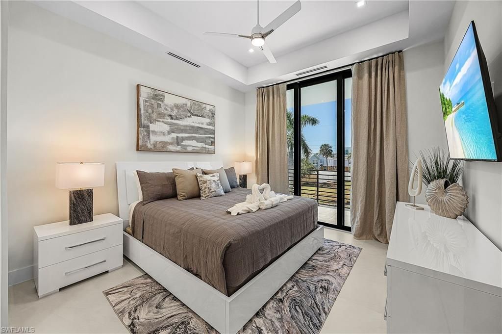 455 Palermo Cir, Fort Myers Beach, FL 33931 Photo