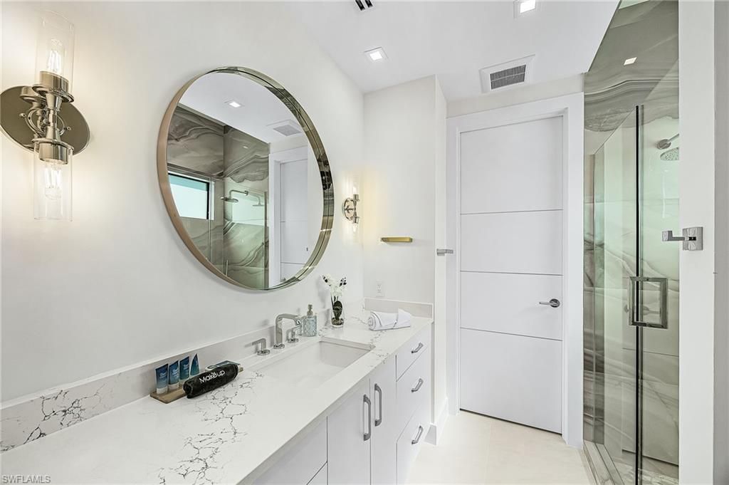 455 Palermo Cir, Fort Myers Beach, FL 33931 Photo
