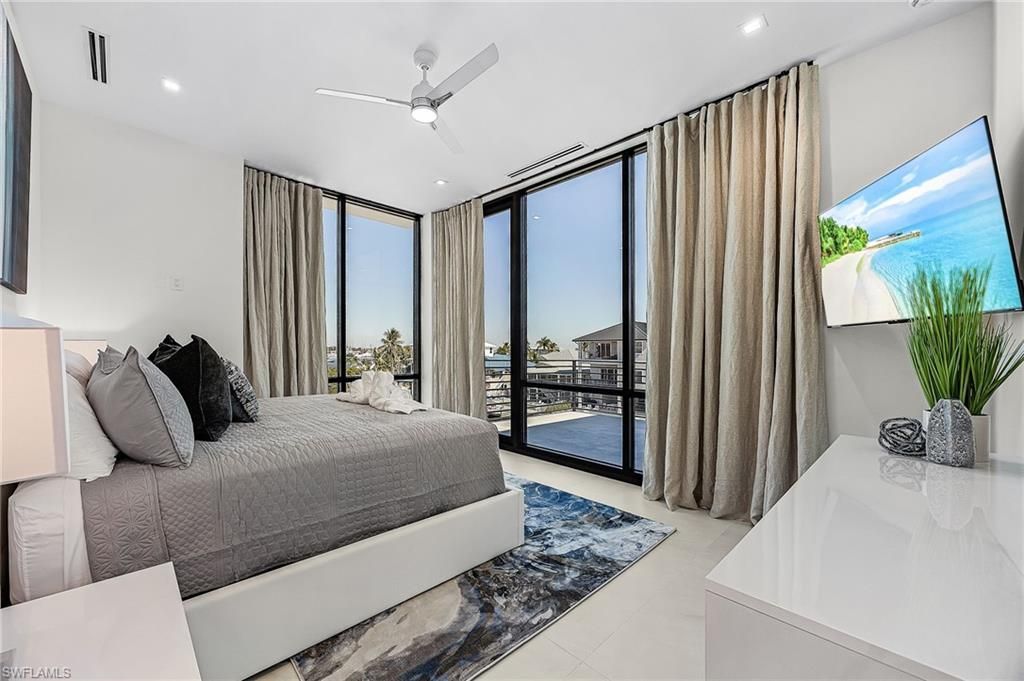 455 Palermo Cir, Fort Myers Beach, FL 33931 Photo