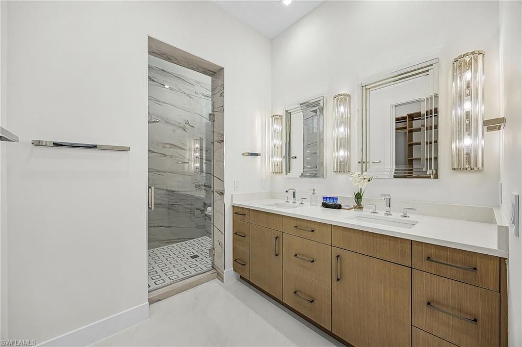 455 Palermo Cir, Fort Myers Beach, FL 33931 Photo