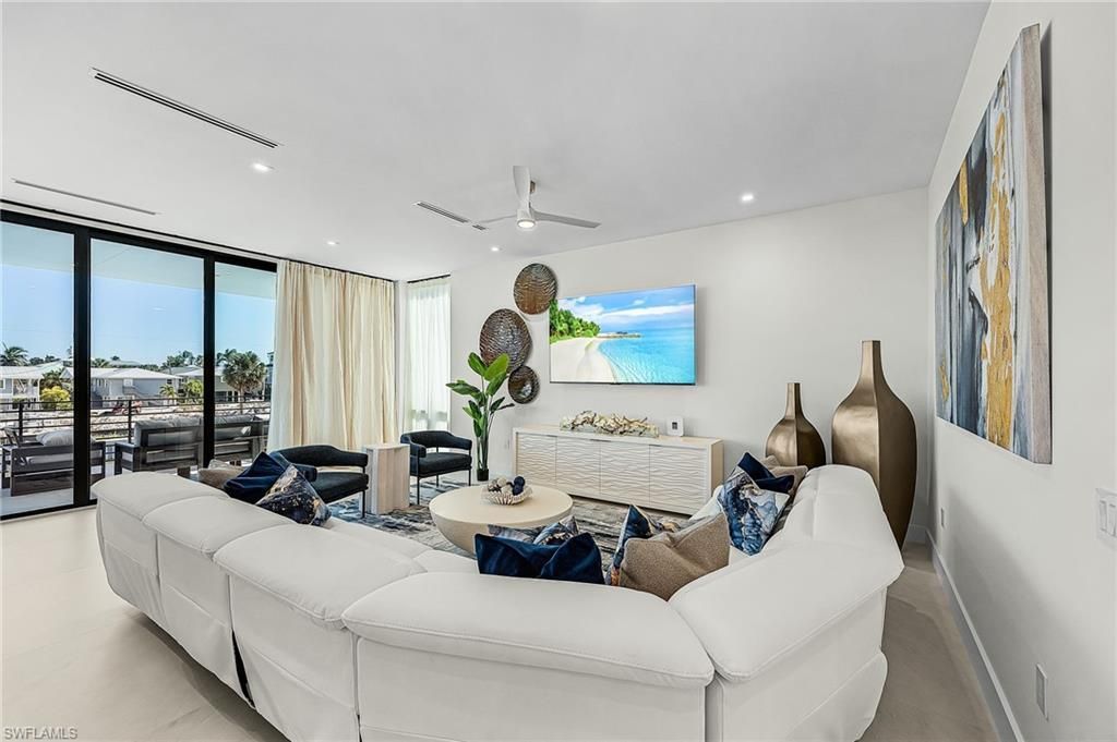 455 Palermo Cir, Fort Myers Beach, FL 33931 Photo