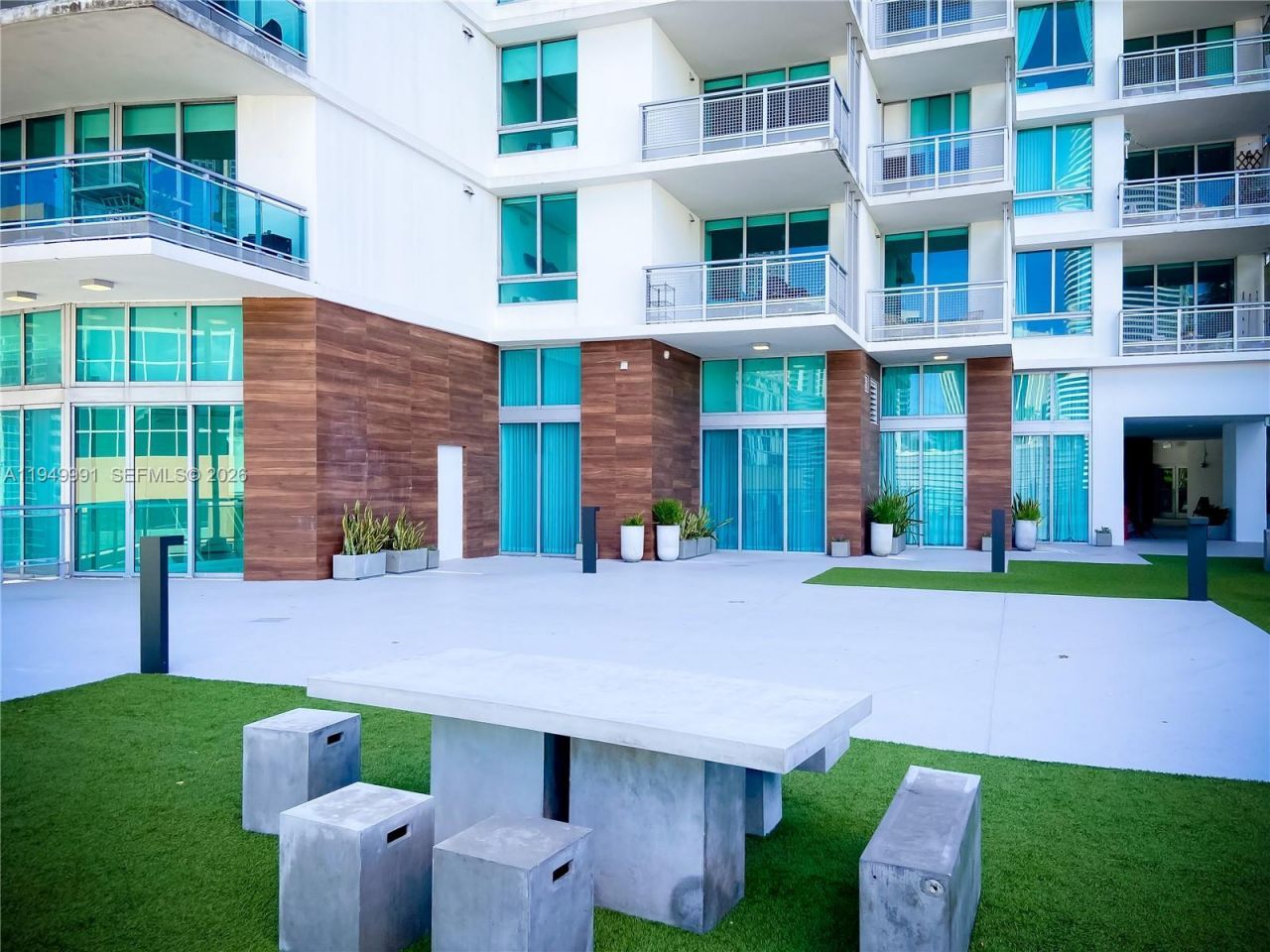 350 S Miami Ave, Unit 2215, Miami, FL 33130 Photo